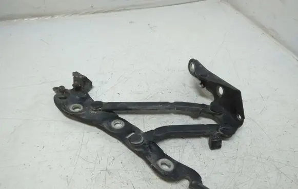 Volvo S60 Tailgate/trunk/boot hinge