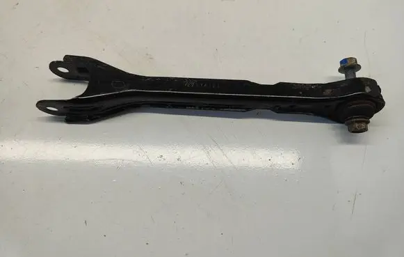 Rear control arm