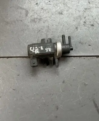Audi A4 S4 B5 8D Turbo solenoid valve 72170320