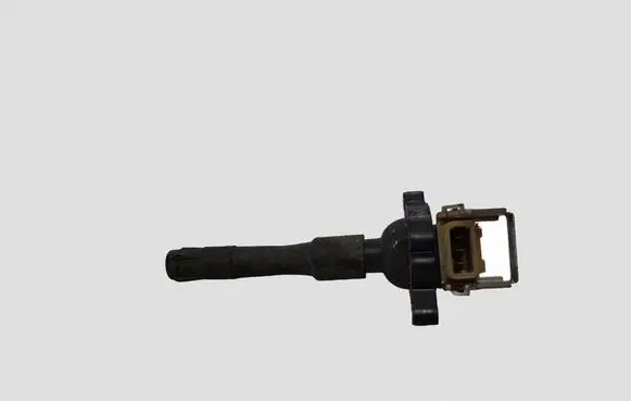 BMW 5 E39 High voltage ignition coil 1748017