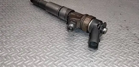 BMW 5 E60 E61 Fuel injector 7794652 0445110212