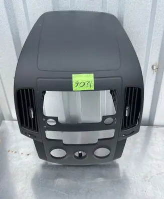 Hyundai i30 Dashboard center trim panel U0787248
