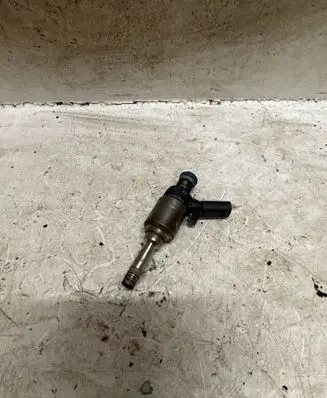 Skoda Octavia Mk2 (1Z) Fuel injector 06H906036F