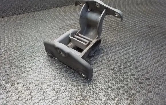 Opel Vivaro Rear door upper hinge
