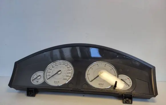 Chrysler 300 - 300C Speedometer (instrument cluster) P05172061AF