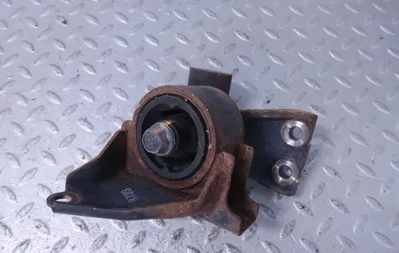 Suzuki Swift III Rear differential mounting bracket 2963052R00 2964052R00