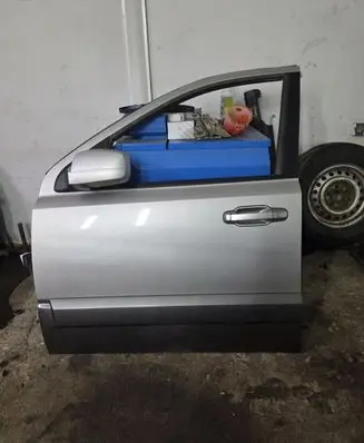 KIA Sorento Front door