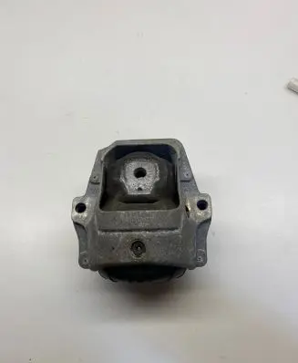 Audi A4 S4 B8 8K Engine mount bracket 8R0199381