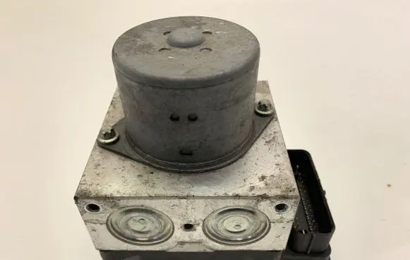 Ford Mustang V ABS Pump DR33-2C405-AD