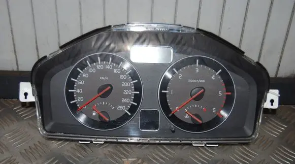 Volvo C30 Speedometer (instrument cluster) 30765311