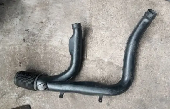 Volvo XC90 Intercooler hose/pipe 8683743