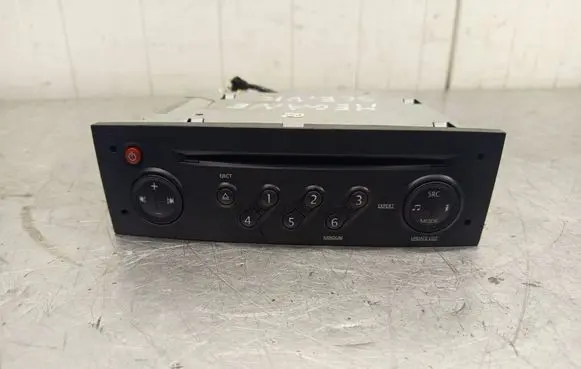 Renault Megane II Radio/CD/DVD/GPS head unit 8200607918