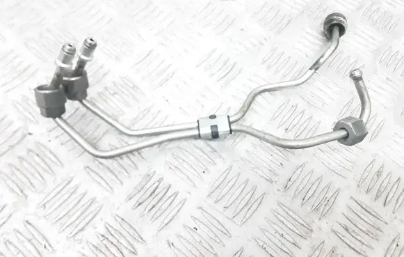 Volvo XC60 Fuel injector supply line/pipe 