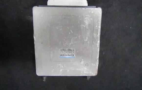 Mitsubishi Carisma Engine control unit/module MD355869 E2T68375