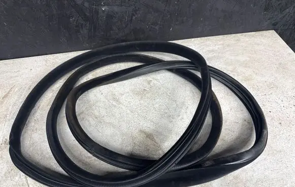 Volvo S80 Rubber seal rear door