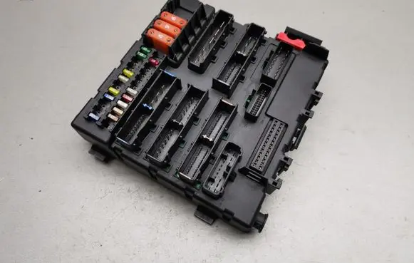 Opel Signum Fuse module 13189923