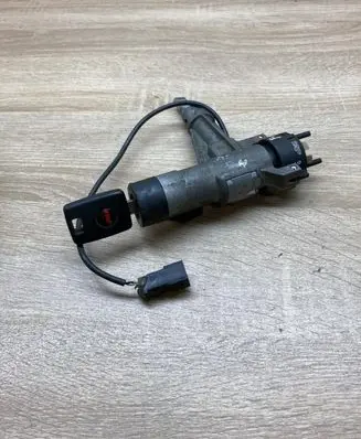 Audi A4 S4 B5 8D Ignition lock 4A0905851E