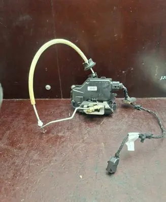 Audi A2 Front door lock 8Z1837016E