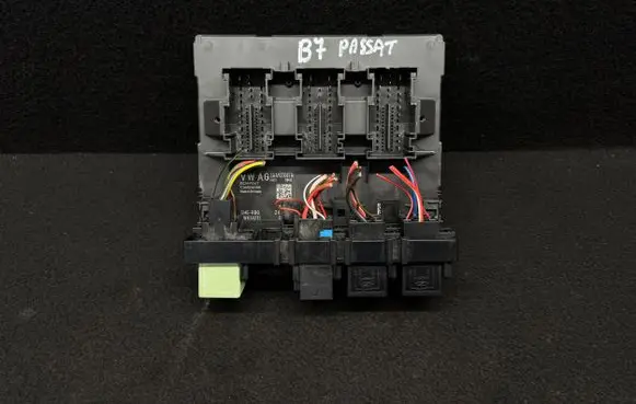 Volkswagen PASSAT B7 Comfort/convenience module 3AA937087A