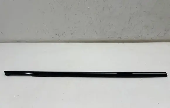 Mercedes-Benz CLA C118 X118 Front door glass trim molding A1187201000