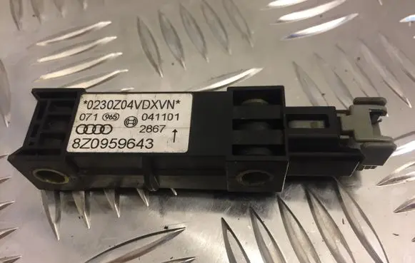 Audi A2 Airbag deployment crash/impact sensor 8Z0959643 234