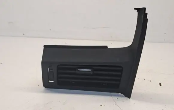 Toyota Verso Dash center air vent grill 556800F030