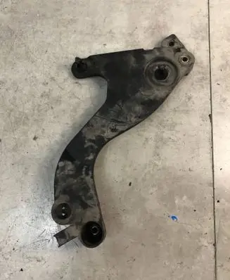 Volkswagen PASSAT B8 Air filter cleaner box bracket assembly 3Q0129671