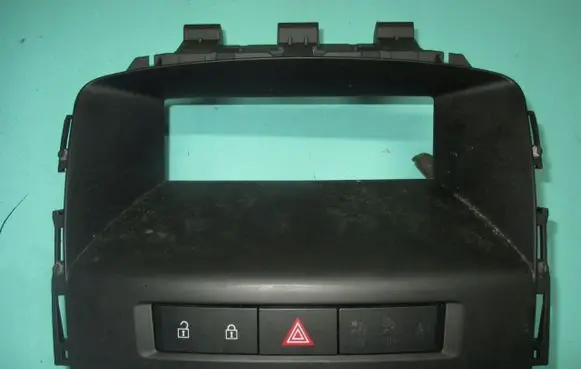 Opel Astra J Tailgate/trunk/boot open switch 