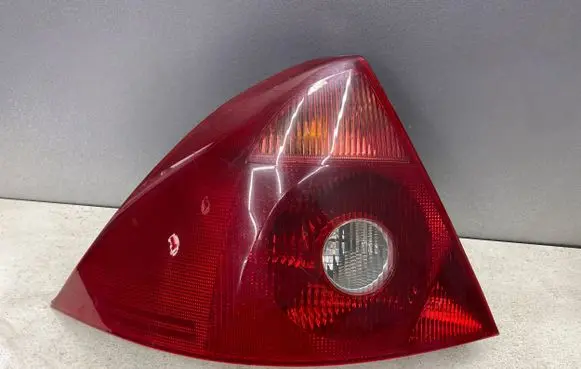 Ford Mondeo Mk III Rear/tail lights 6S7113405A