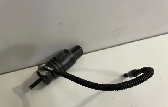 BMW X5 E70 Windscreen/windshield washer pump 6934160