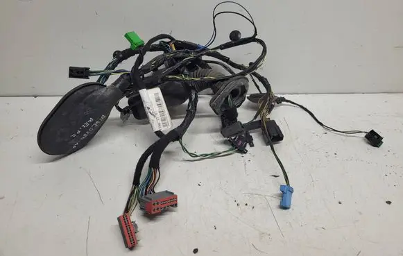 Land Rover Discovery 4 - LR4 Front door wiring loom 273796015 321531572