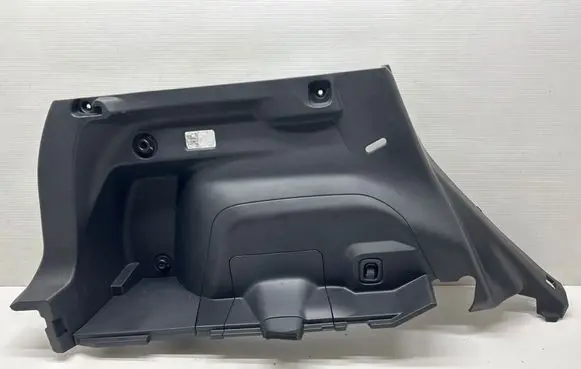 Trunk/boot side trim panel