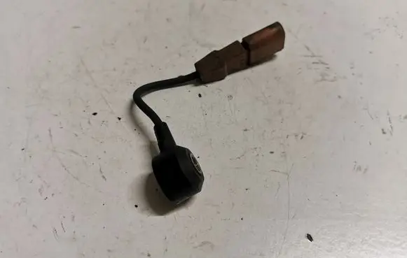Volkswagen Eos Detonation knock sensor 06F905377