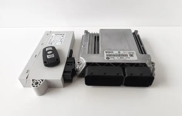 BMW 5 E60 E61 Engine ECU kit and lock set 7801712 0281013253 DDE7801712