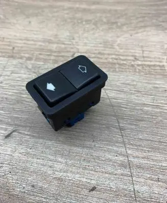 BMW 7 E38 Electric window control switch 8368932