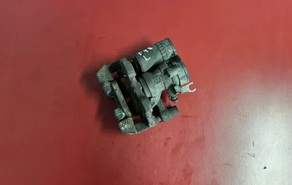 BMW X1 F48 F49 Rear brake caliper 6880379 6798961