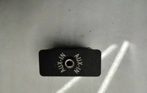 BMW 1 E81 E87 AUX in-socket connector 9237655
