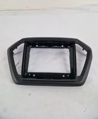 Isuzu D-Max Radio/GPS head unit trim 