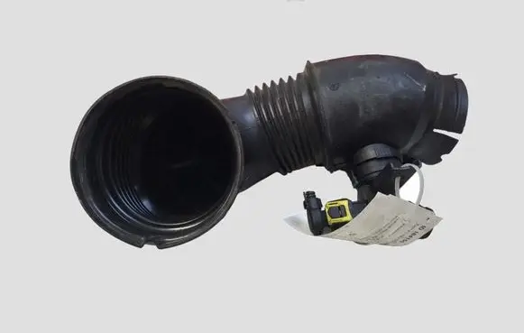 Opel Insignia A Air intake hose/pipe 55561787