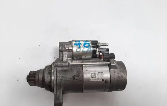 Volkswagen Golf VII Starter motor 02M911024B
