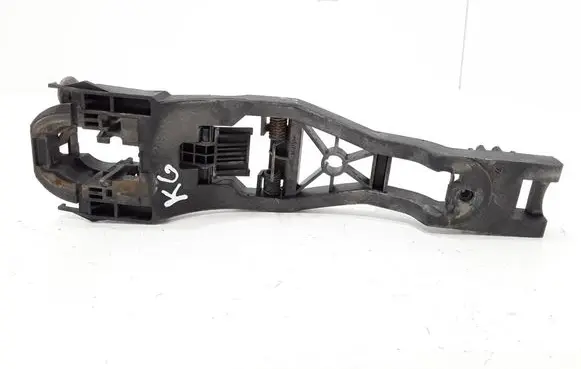 Rear door exterior handle/bracket