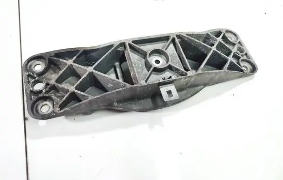BMW 5 E60 E61 Engine mounting bracket 2231676963401 22316769634-01