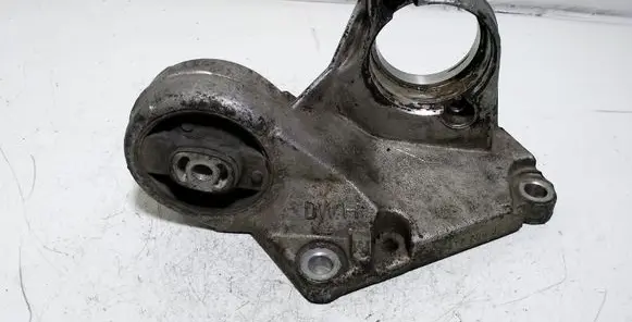 Peugeot 206 Engine mount bracket 96133053