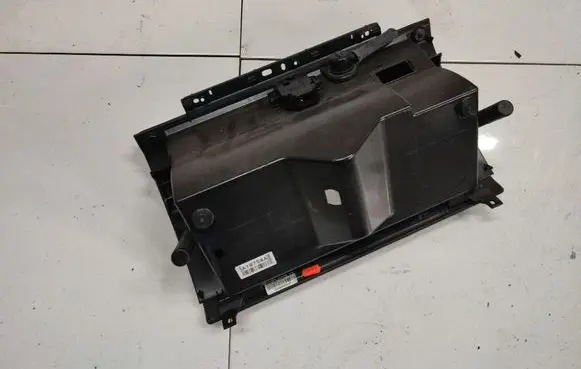 Porsche Cayenne (9PA) Glove box CA2