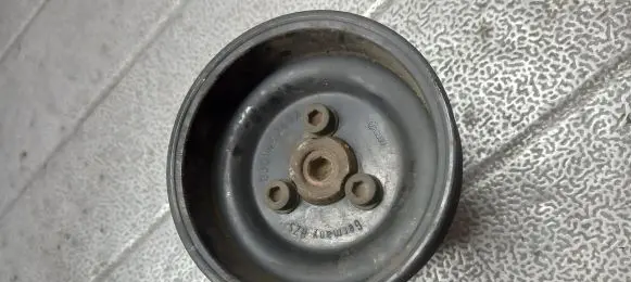 Volkswagen Golf IV Power steering pump