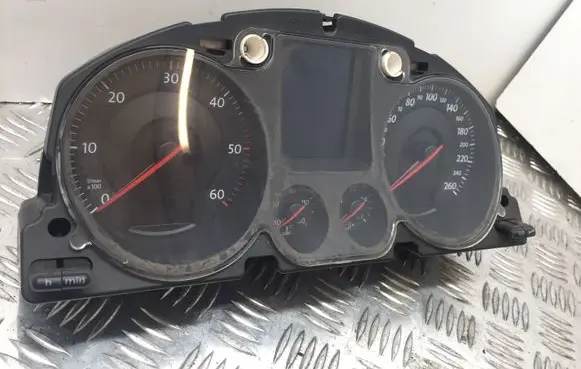 Volkswagen PASSAT B6 Speedometer (instrument cluster) 3C0920860H 8373