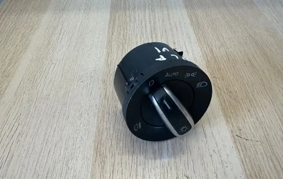 Volkswagen Polo VI Light switch 3C8941431