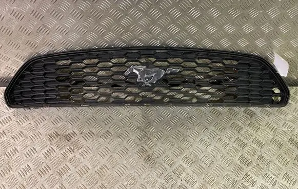 Ford Mustang VI Front bumper upper radiator grill FR3B8200AF