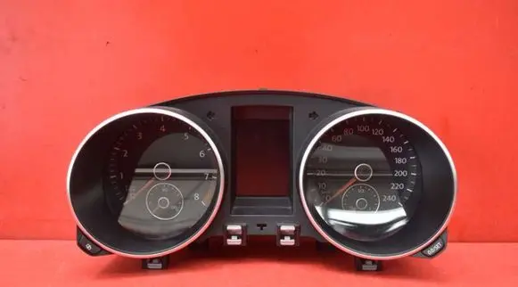 Volkswagen Golf V Speedometer (instrument cluster) 5K0920870D