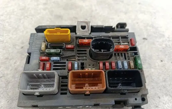 Peugeot 308 BSM Control unit 